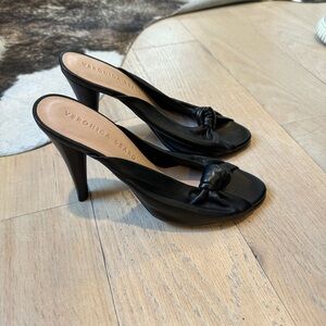 Veronica Beard black heels size 7.5!! Great condition